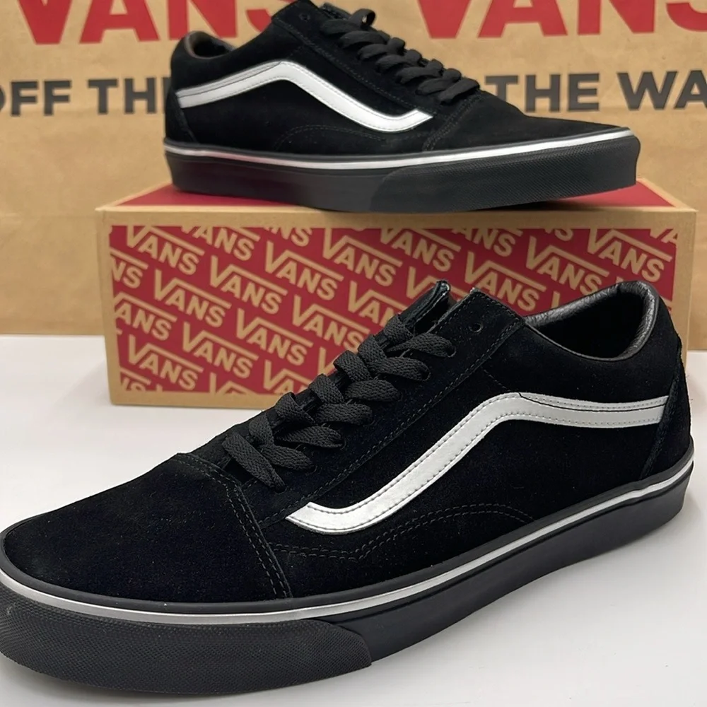 Vans Men’s Black and White Sneakers Old Skool
Metallic Black
VN000CTERMA - Picture 15 of 16